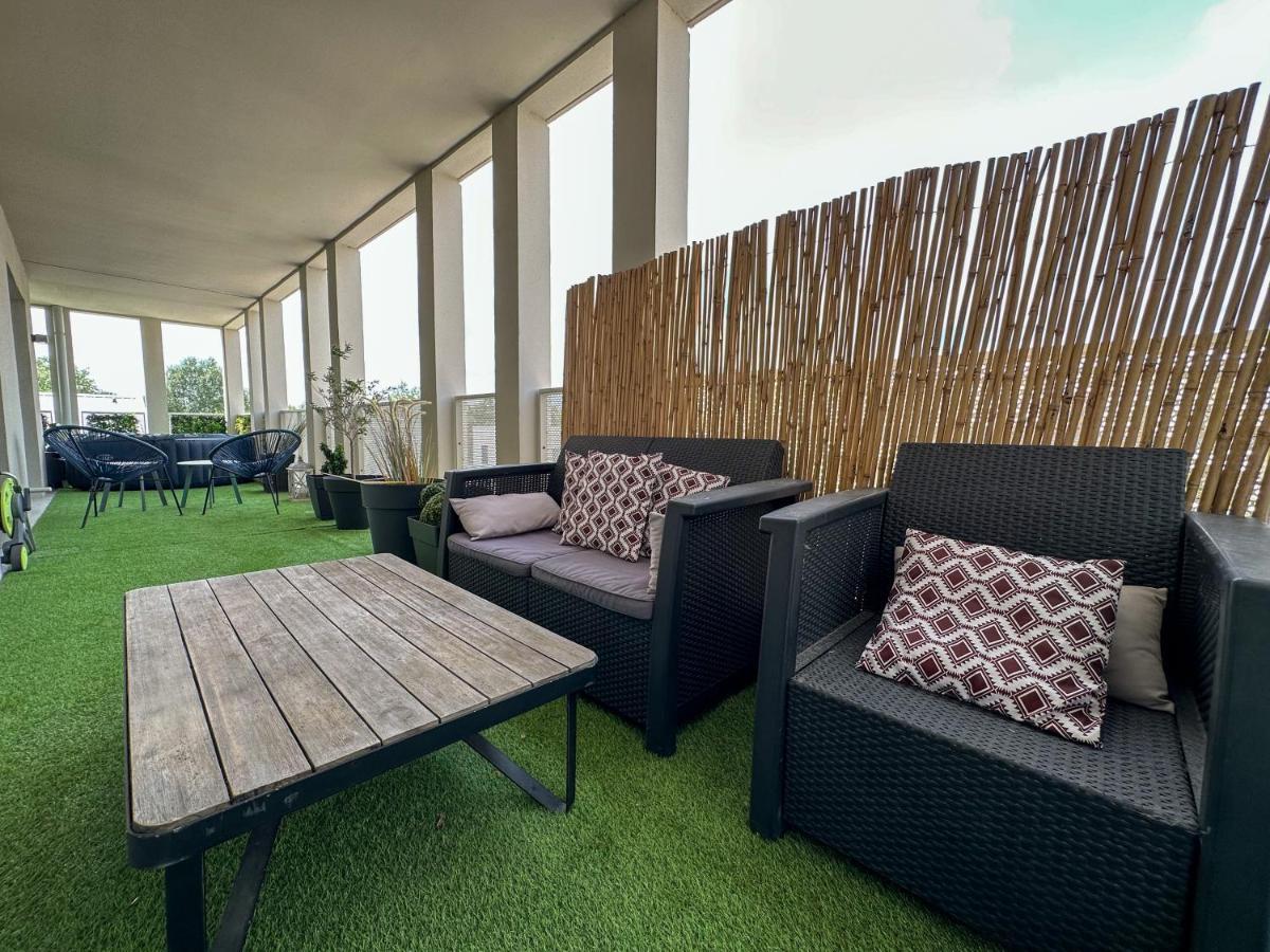 Ferienwohnung Loggia Dream Jacuzzi Montévrain Exterior foto